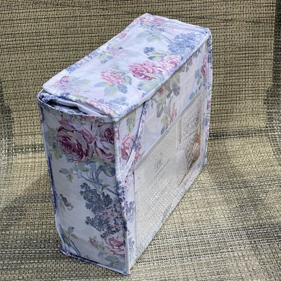 Shabby Chic The Farmhouse Rachel Ashwell Cross Stitch Rose QUEEN Sheet Set 4pc - Picture 5 of 6